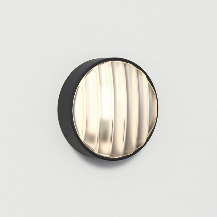 Montreal Round 220 Textured Black