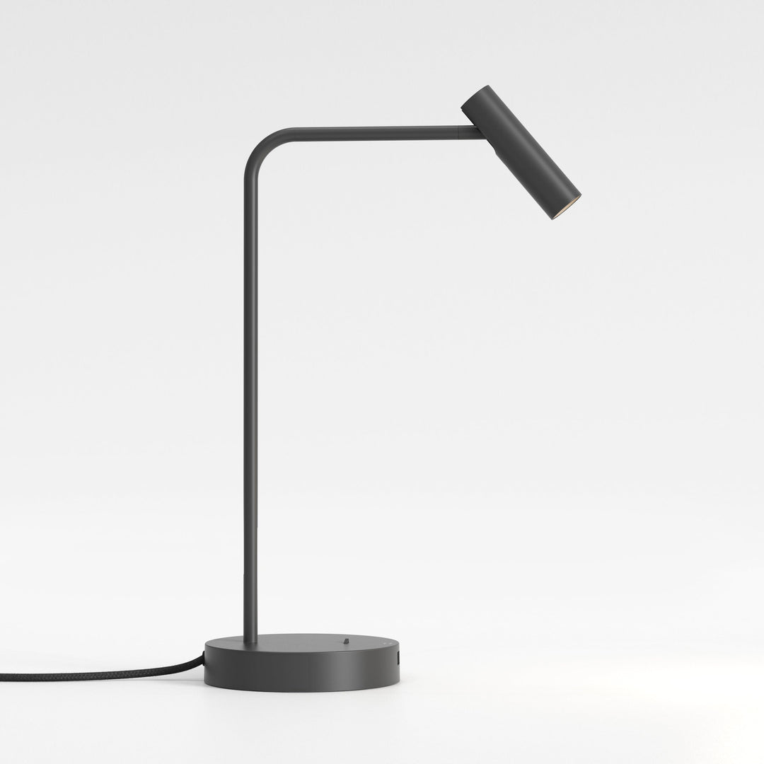 Enna Desk USB C