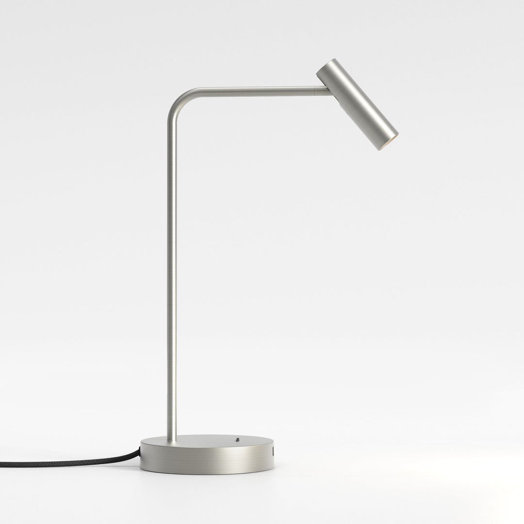 Enna Desk USB C