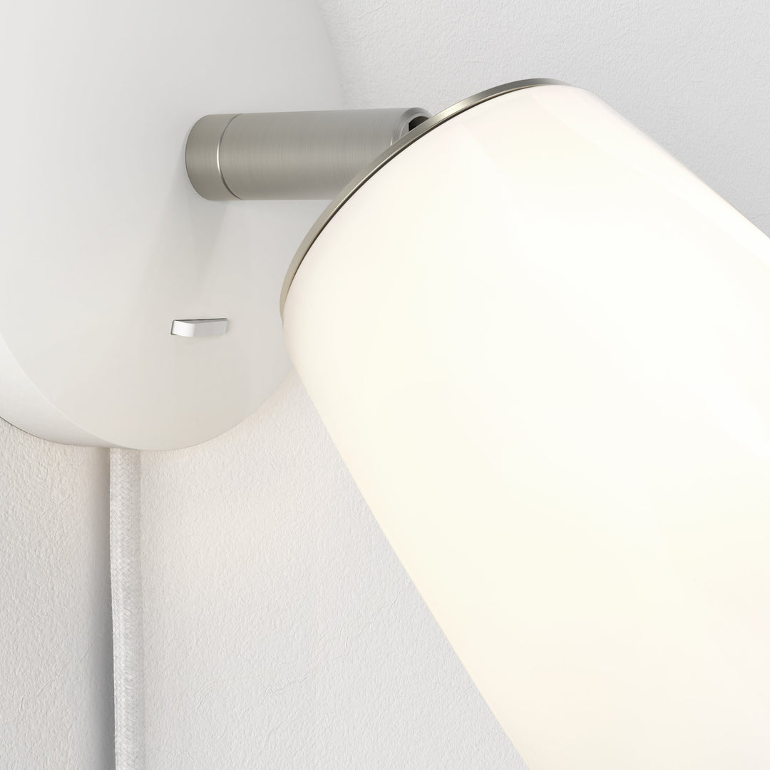 Carlton Wall Plug-In