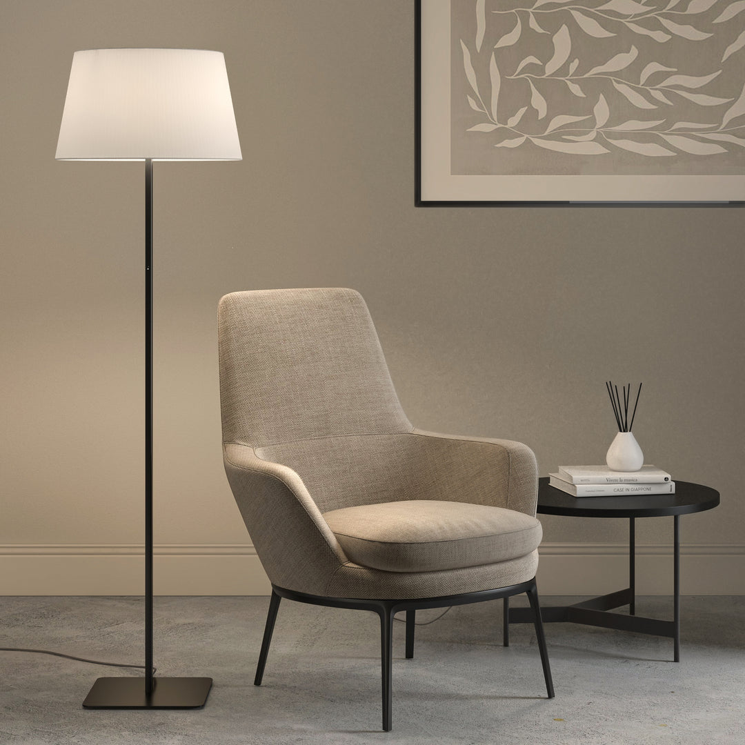 Beaumont Floor Matt Black