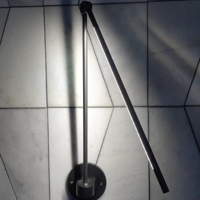 THIN Task Lamp with Wall Mount