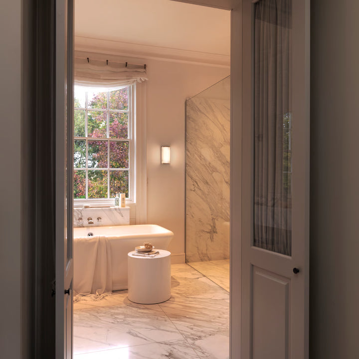 Versailles 250 Phase Dimmable