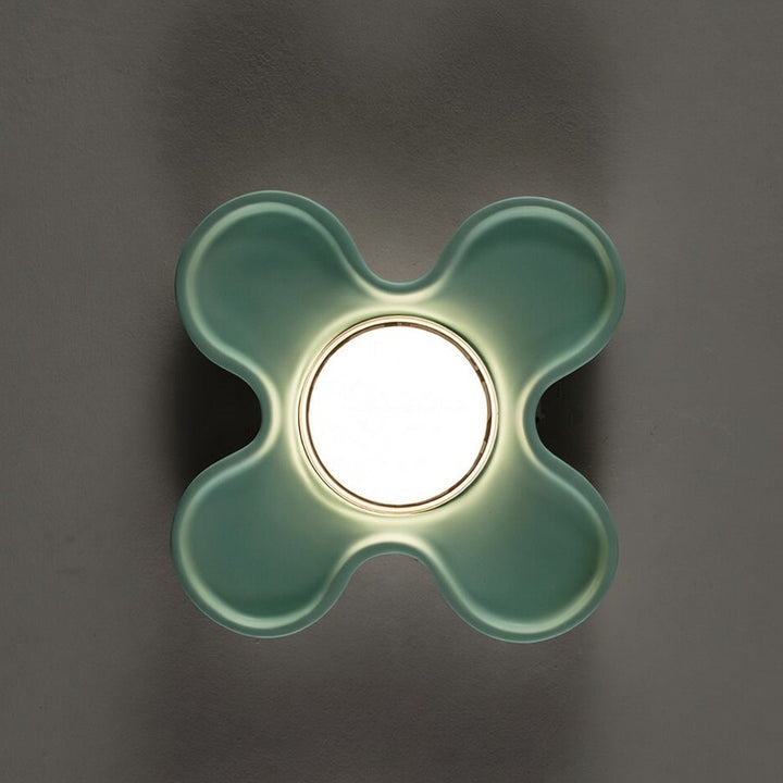 Clover Surface