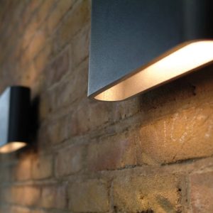 Solo Outdoor Wall Lamp